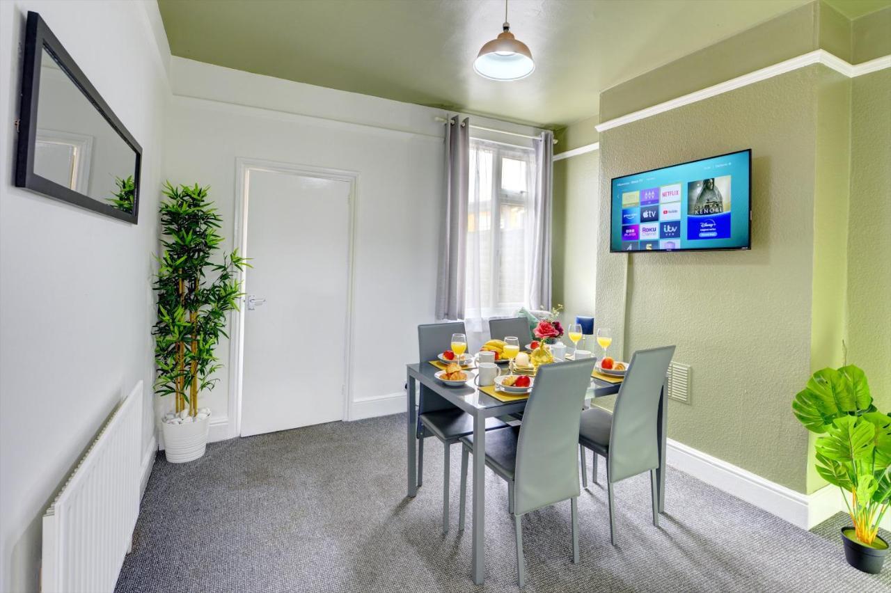 Cheerful 2 Bedroom Home, Sleeps 5 Guest Comfy, 1X Double Bed, 3X Single Beds, Free Parking, Free Wifi, Suitable For Business, Leisure Guest,Coventry, Midlands Exterior foto