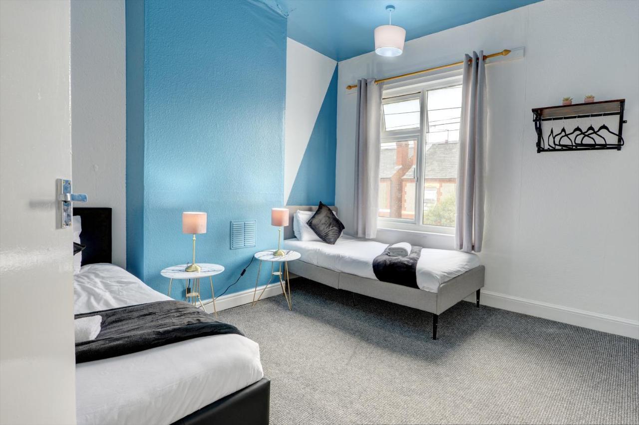 Cheerful 2 Bedroom Home, Sleeps 5 Guest Comfy, 1X Double Bed, 3X Single Beds, Free Parking, Free Wifi, Suitable For Business, Leisure Guest,Coventry, Midlands Exterior foto